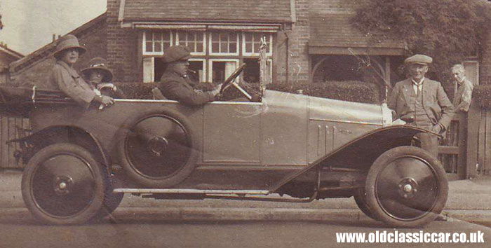 http://www.oldclassiccar.co.uk/classic-car-images/citroen-car.jpg