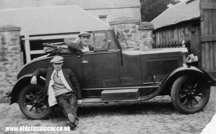 A 2 seater Morris Cowley tourer