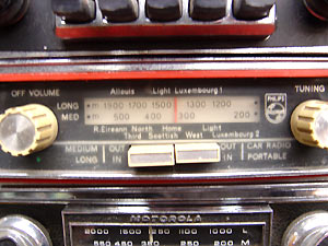  Fashioned Cars on Old Radios   Choosing An Old Vintage Radio To Suit A Classic Car