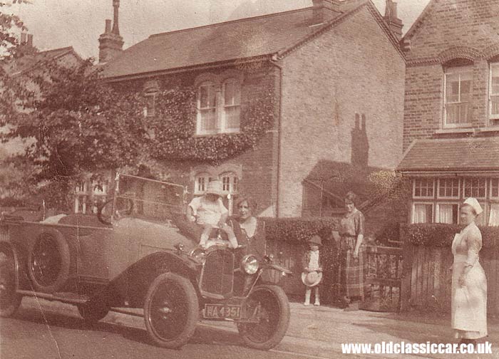 http://www.oldclassiccar.co.uk/classic-car-images/vintage-citroen.jpg