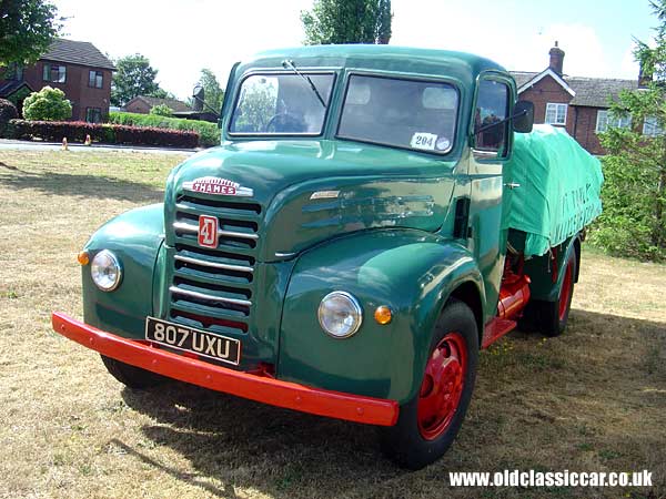 Photograph of a classic Thames 4D Lorry