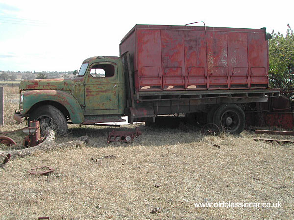 lorry built by Commer