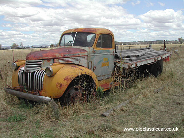 flatbed truck built by International