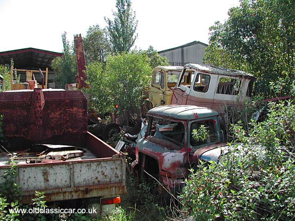 lorry built by Commer