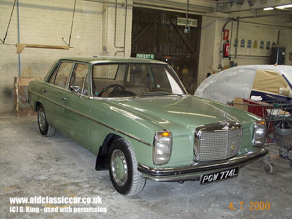 Mercedes Benz 200 Saloon picture.