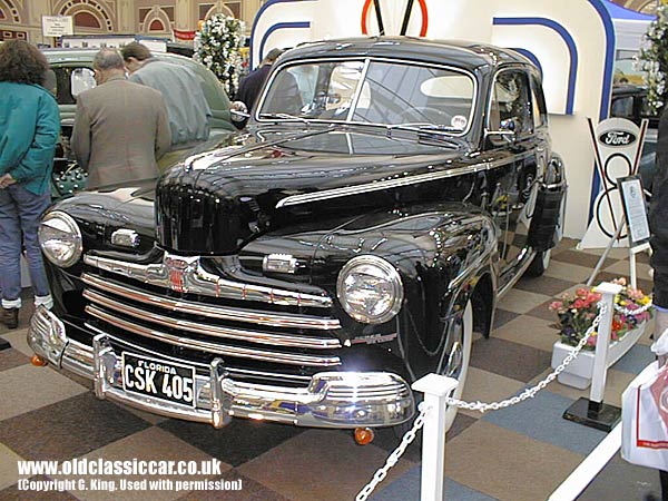 Ford V8 De Luxe picture.