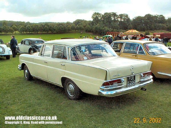 Mercedes Benz 220S picture.