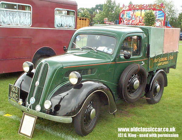 Fordson E494C Pickup picture.