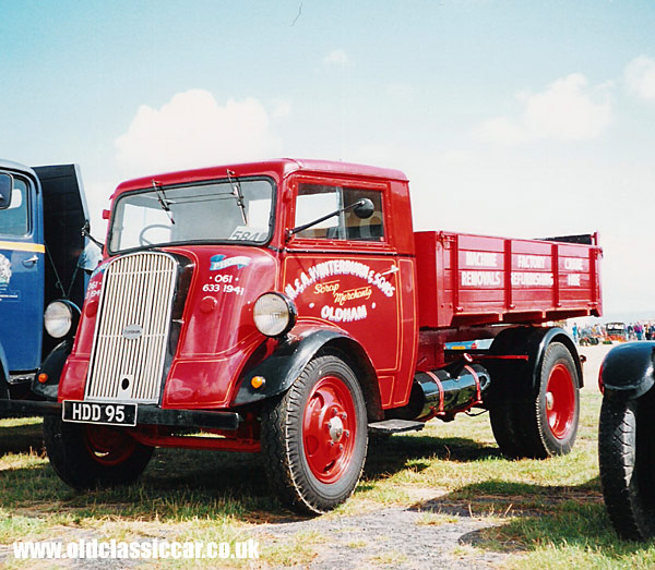 Fordson 7V picture.