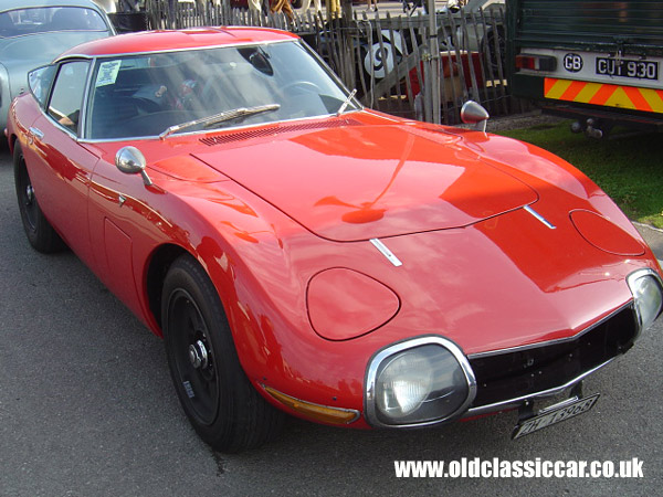 Toyota 2000GT picture.