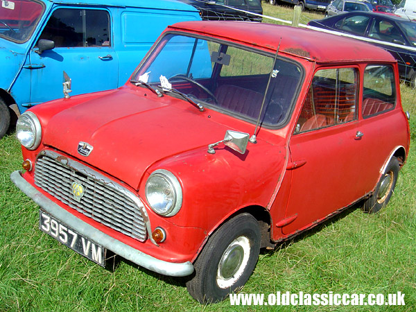 Old Austin Mini Mk1 at oldclassiccar.