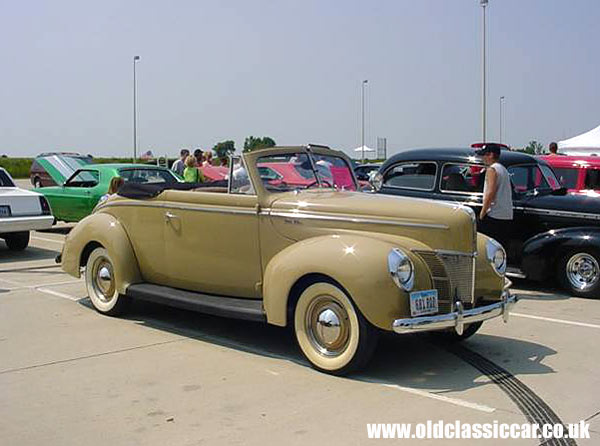 Photo of Ford Deluxe convertible at oldclassiccar.