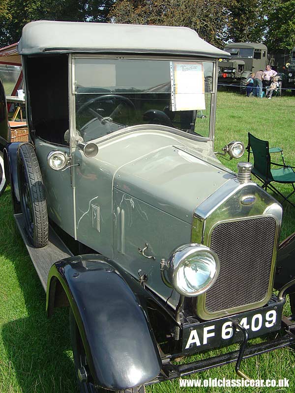 Photo of Wolseley Ten tourer at oldclassiccar.