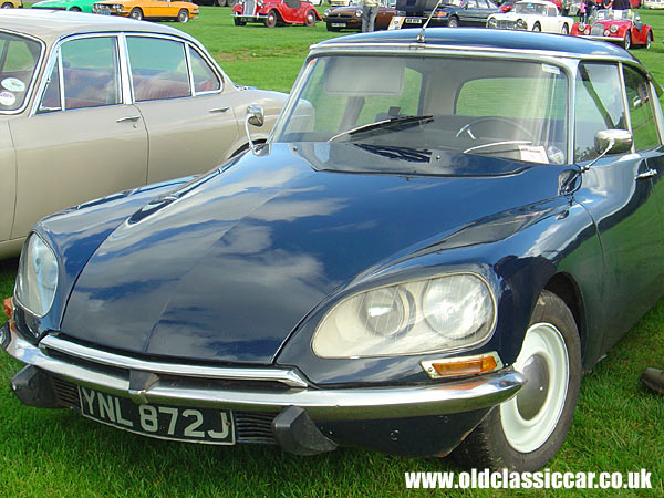 Photo of Citroen DS at oldclassiccar.
