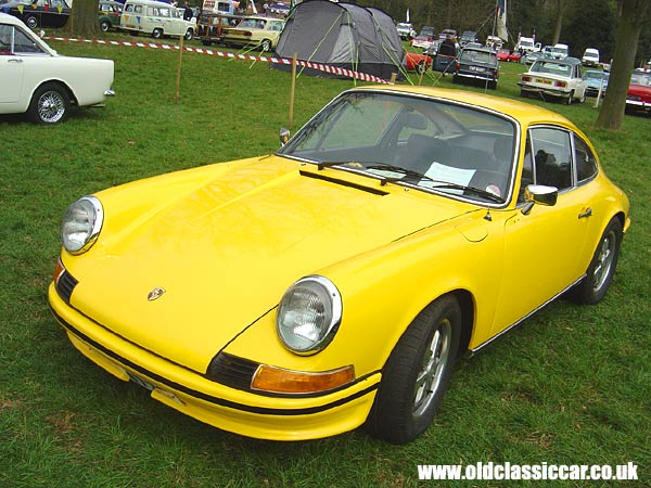 Photo of Porsche 911E at oldclassiccar.