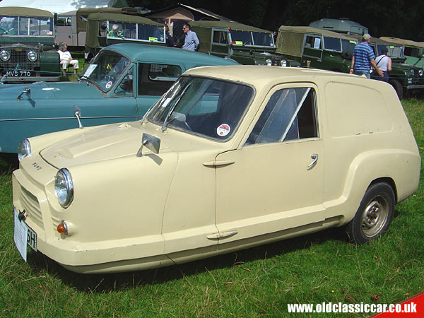 Photo of Bond 875 van at oldclassiccar.