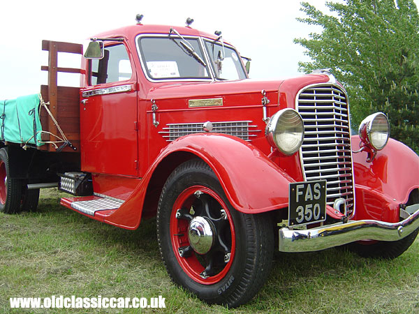 Diamond T Flatbed photograph.