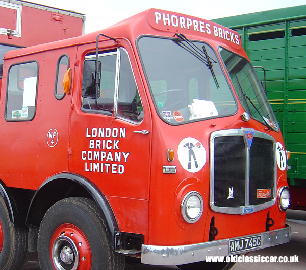 AEC Mammoth Major photograph.