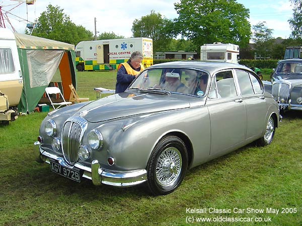 V8 250 produced by Daimler