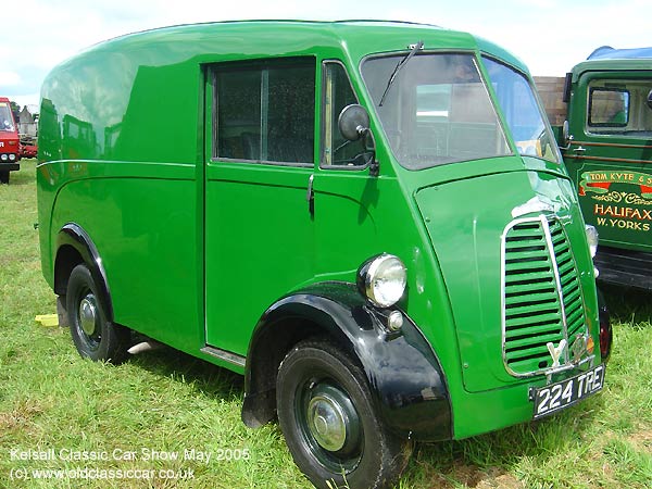 J Type van produced by Morris