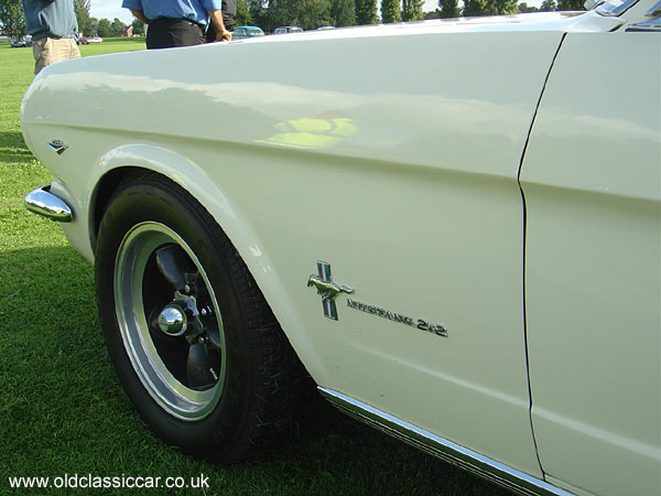 Classic Ford Mustang 2+2