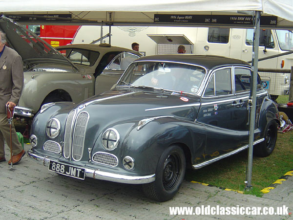 A few notes on this classic BMW 502 V8