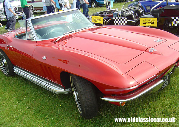 Antique Chevrolet Corvette Stingray photo.