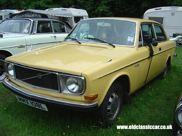Volvo 142S that I saw at Tatton in June 05.