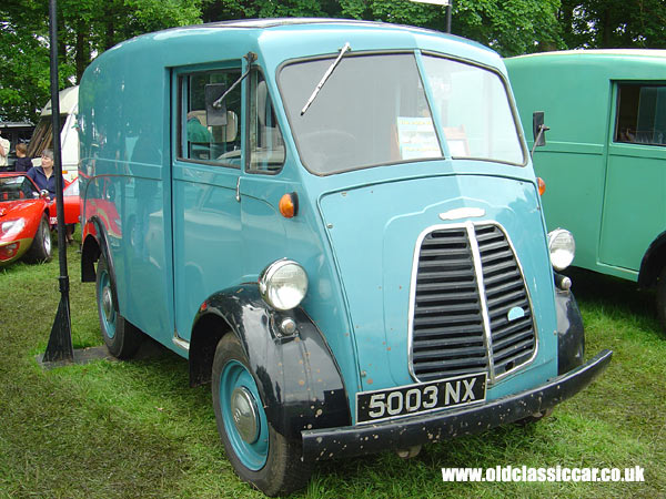 Morris J-Type that I saw at Tatton in June 05.