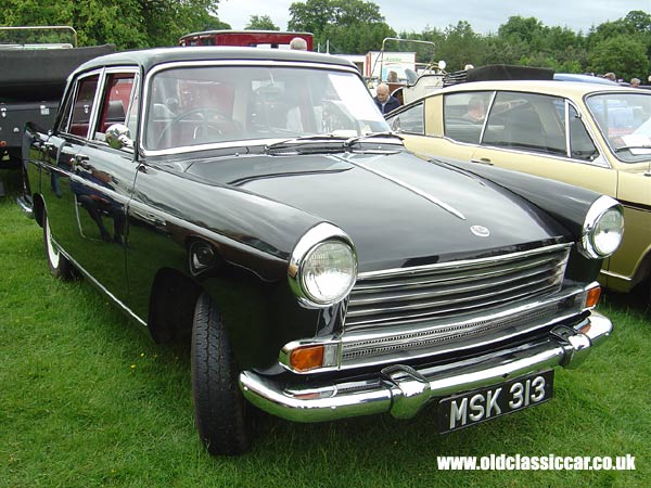 Morris Oxford that I saw at Tatton in June 05.