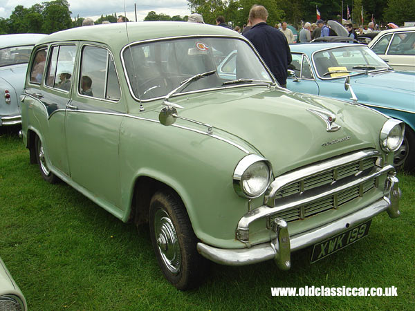 Morris Oxford estate that I saw at Tatton in June 05.