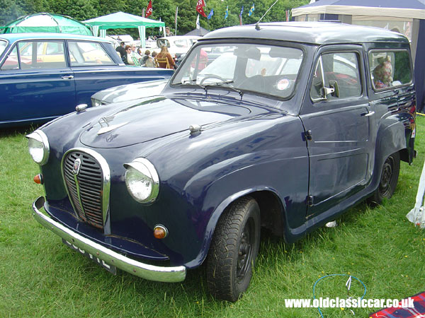 Austin A35 van that I saw at Tatton in June 05.