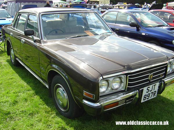 Toyota Crown Saloon pic.