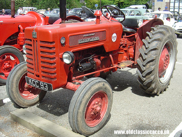 McCormick International B275 Diesel tractor photo
