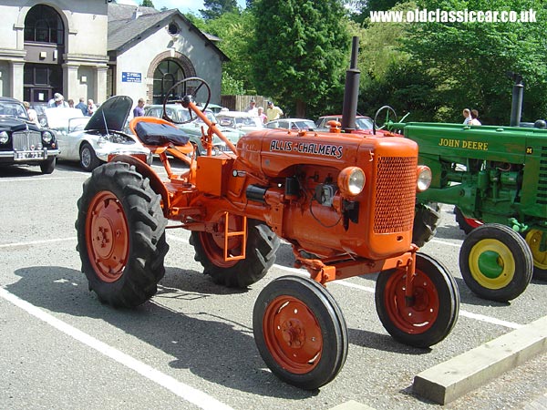 Allis-Chalmers Tractor photo