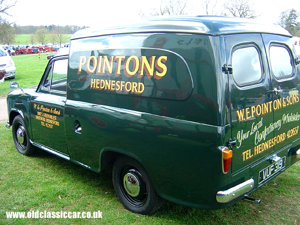 Morris Oxford van picture