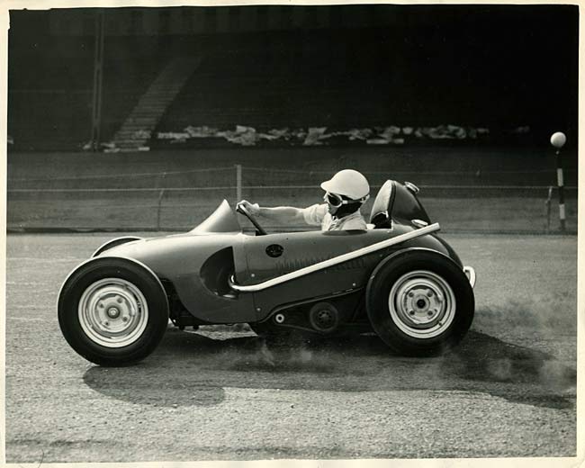 Atom racing car