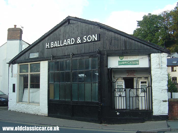 Vintage car garage in Welshpool