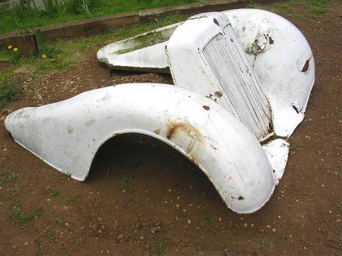classic car wings and grille