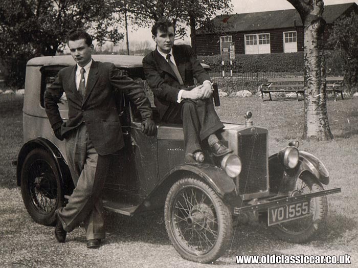 Another pre-war Morris Minor