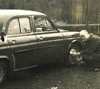 Checking the tyres on a Renault Dauphine