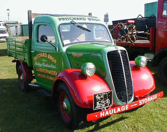 Ford E83W Pickup photograph