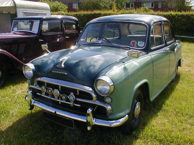 Morris Oxford photograph