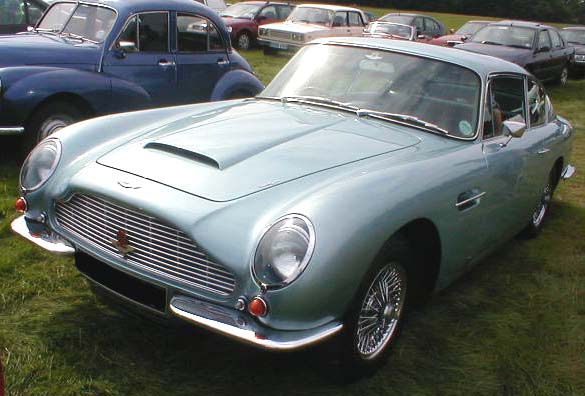 Aston Martin DB6 photograph