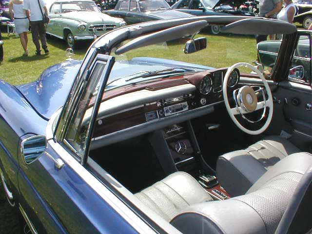 Mercedes Benz 220SE photograph
