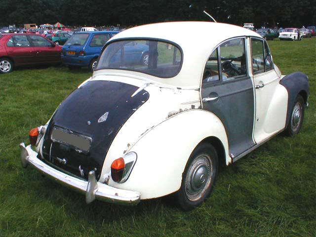 Morris Minor saloon photograph