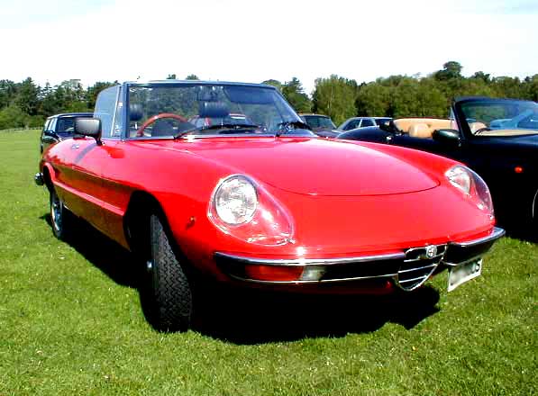 Alfa Romeo Spider photograph