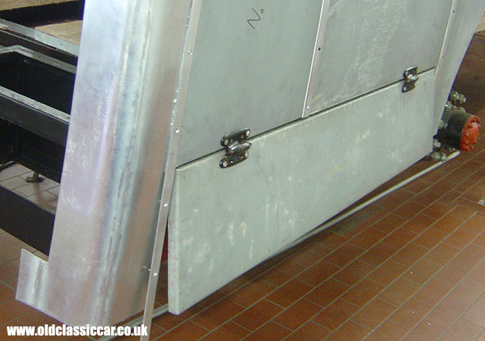 Rear lockers