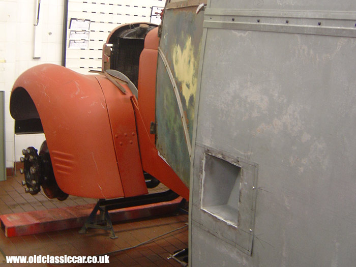 Petrol tank filler neck