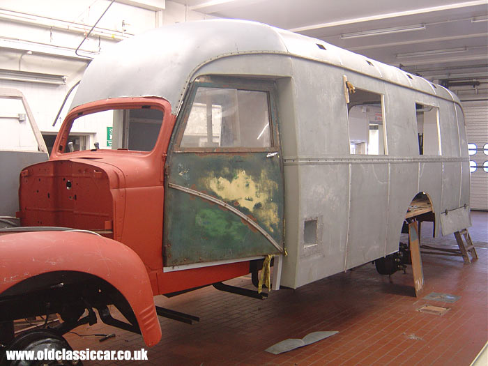 Front 3/4 view